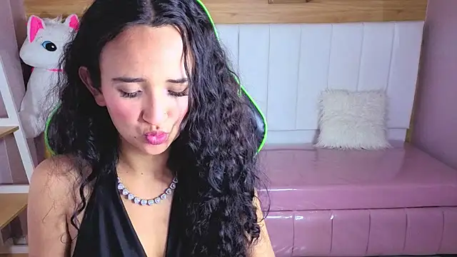 bella_vibess_s webcam