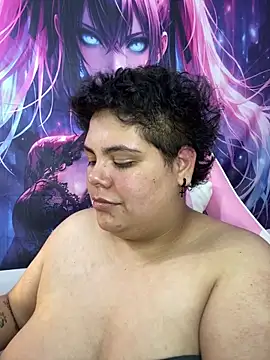 Hailey_Curvy webcam