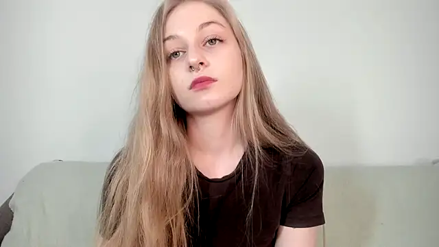 MiaMews webcam