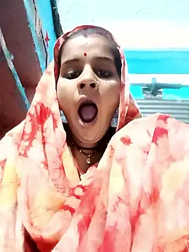 Raveena0990 webcam