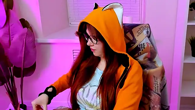 CarolGiggly webcam