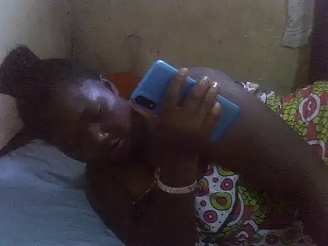 cute-mish - Cute-mish's free webcam