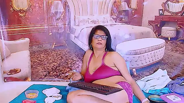 IndianAllure webcam