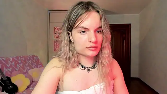 milliKira006 webcam