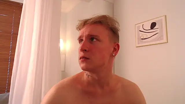 AlexxSweet webcam