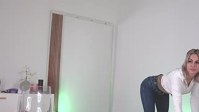 TiffanyMaze webcam