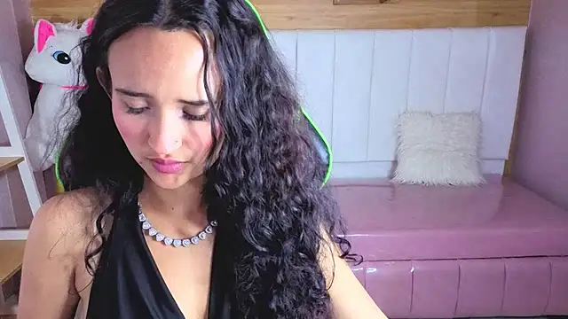 bella_vibess_s webcam