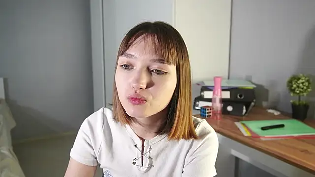 Leyla_crsh webcam