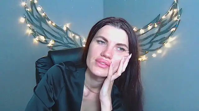 MilaLoona webcam