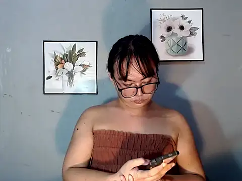 Asianblk_barbiedoll webcam