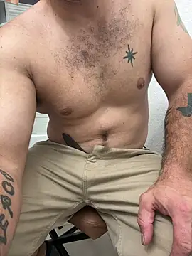 2addictivelyhorny webcam