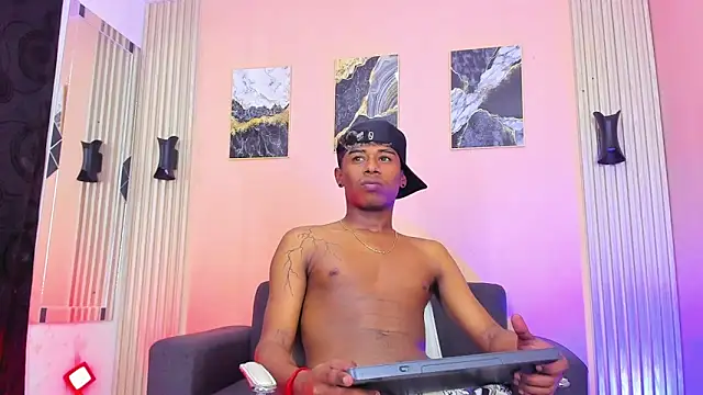 DarkLatinBoy_ webcam