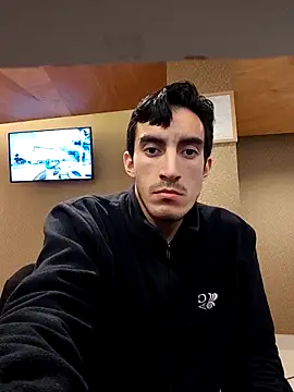 TommyMomentum webcam