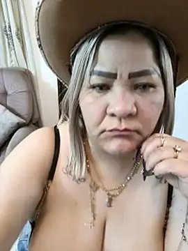 Dalessa_Bigtits webcam