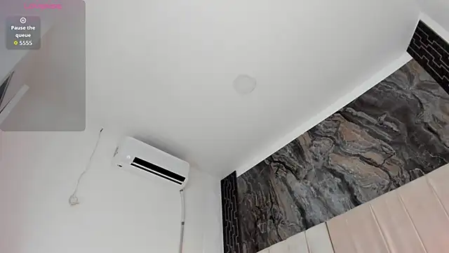 sarita_rouzze webcam