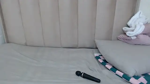 CuteHoney92 webcam