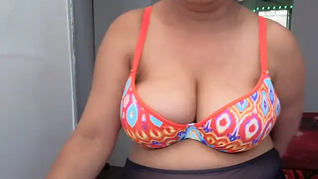 HotSpicyGujju webcam
