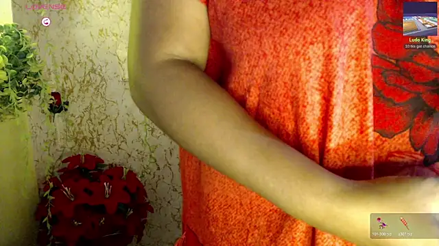 ItsMiraDesire webcam