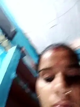 Raveena0990 webcam