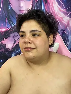 Hailey_Curvy webcam
