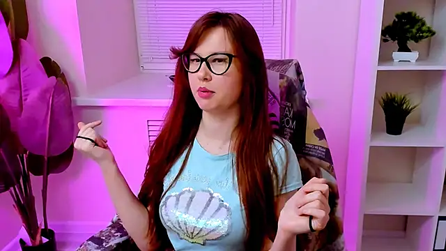 CarolGiggly live sex cam