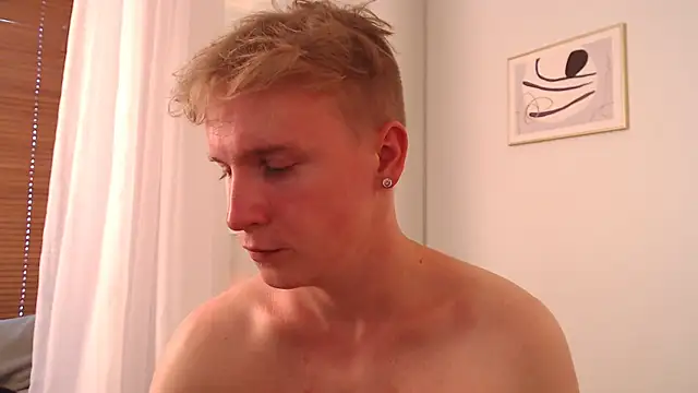 AlexxSweet webcam