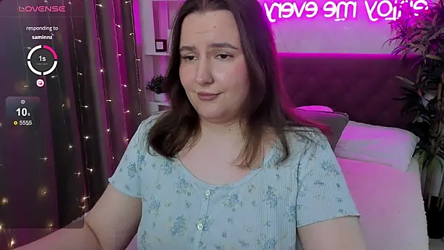 FeralPeach webcam