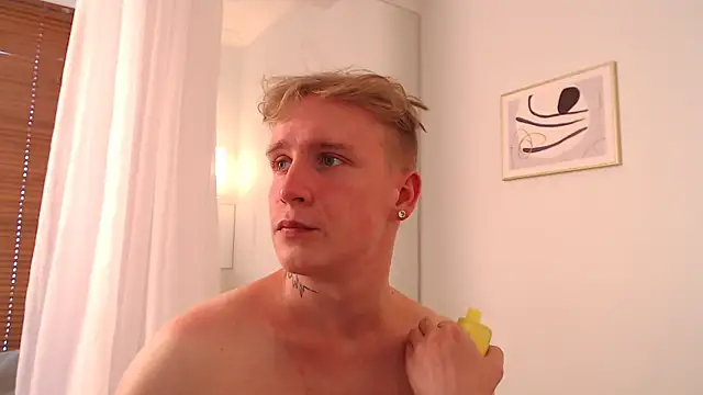 AlexxSweet webcam