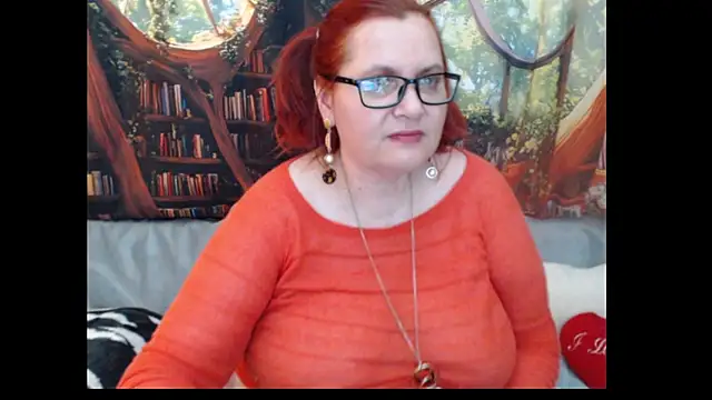 PlayfullMature webcam