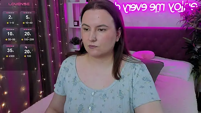 FeralPeach webcam
