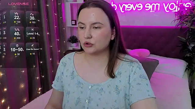FeralPeach webcam