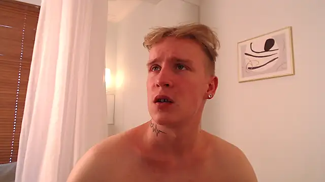 AlexxSweet webcam