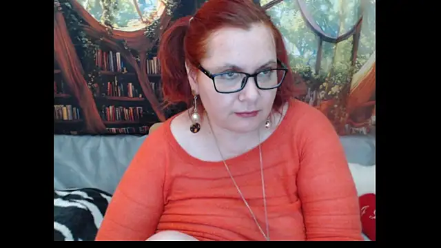 PlayfullMature webcam