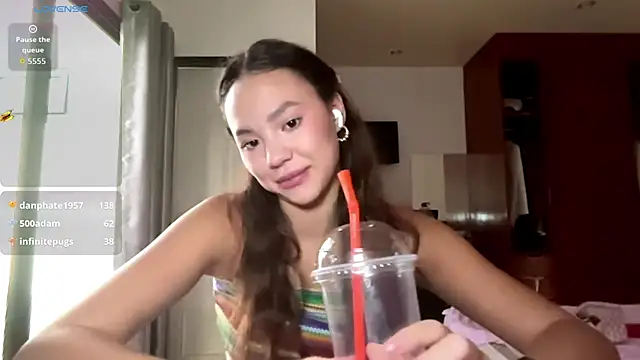 kamila_18_french webcam