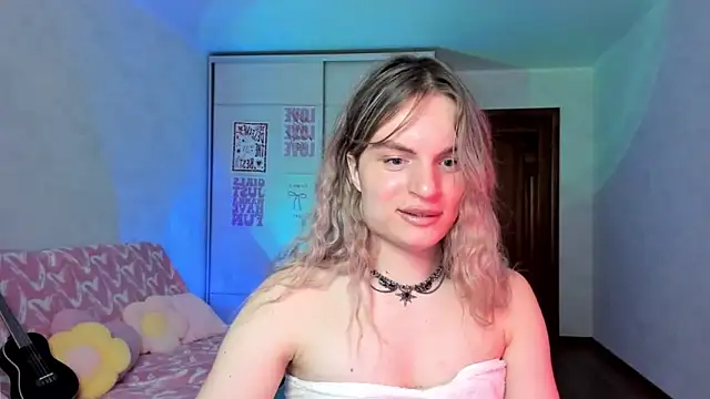milliKira006 webcam