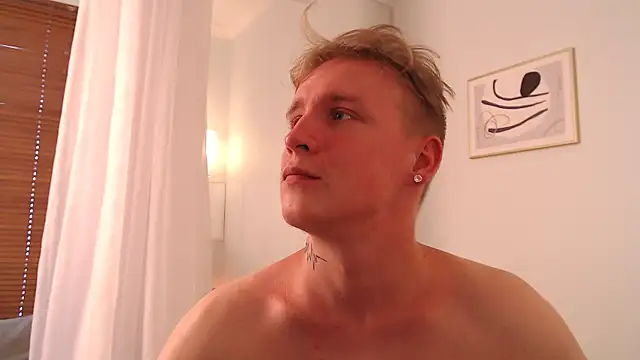AlexxSweet webcam