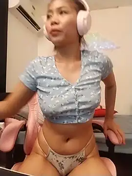 25sweetlilbunny webcam