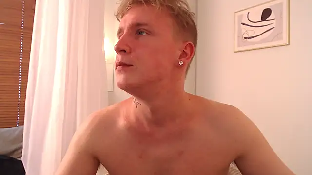 AlexxSweet live sex cam