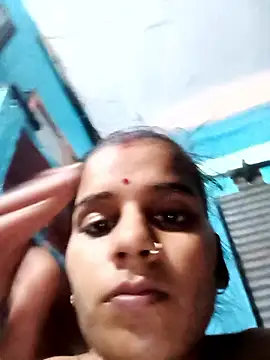 Raveena0990 webcam
