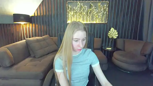 Alina_Blonde webcam