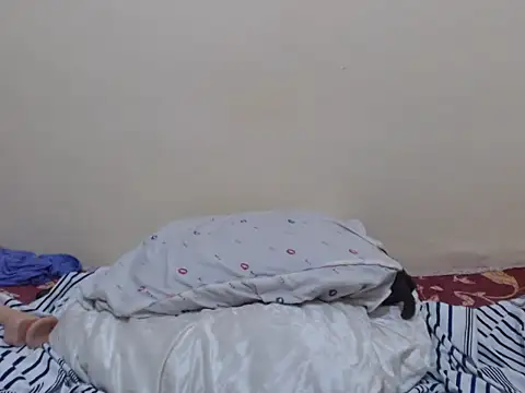 Loola-69 webcam