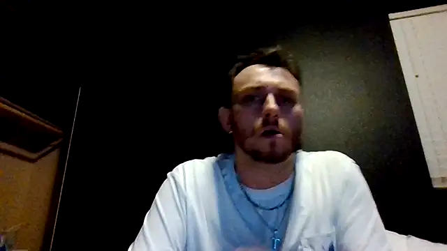 Tallhungcloudyyy webcam