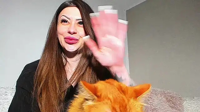 BrianaDiamondXXX webcam