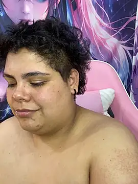 Hailey_Curvy webcam