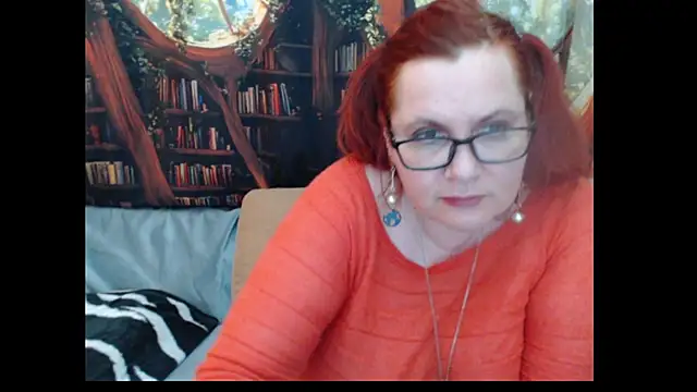 PlayfullMature webcam