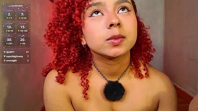 lara_curly webcam