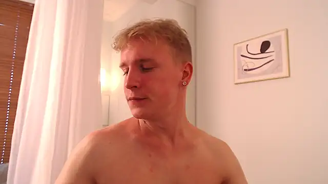 AlexxSweet webcam