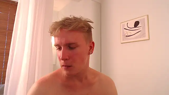 AlexxSweet webcam