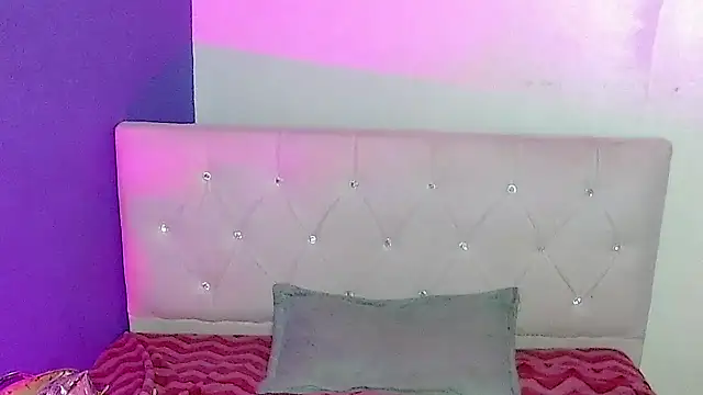 Model: x_isabella_x