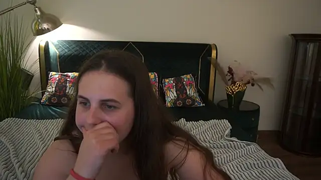 MikaFoxy webcam